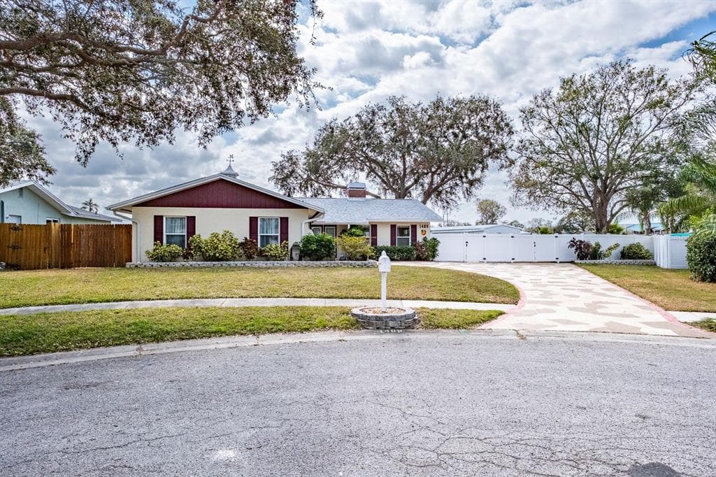 1409 COACHLIGHT WAY DUNEDIN, FL 34698