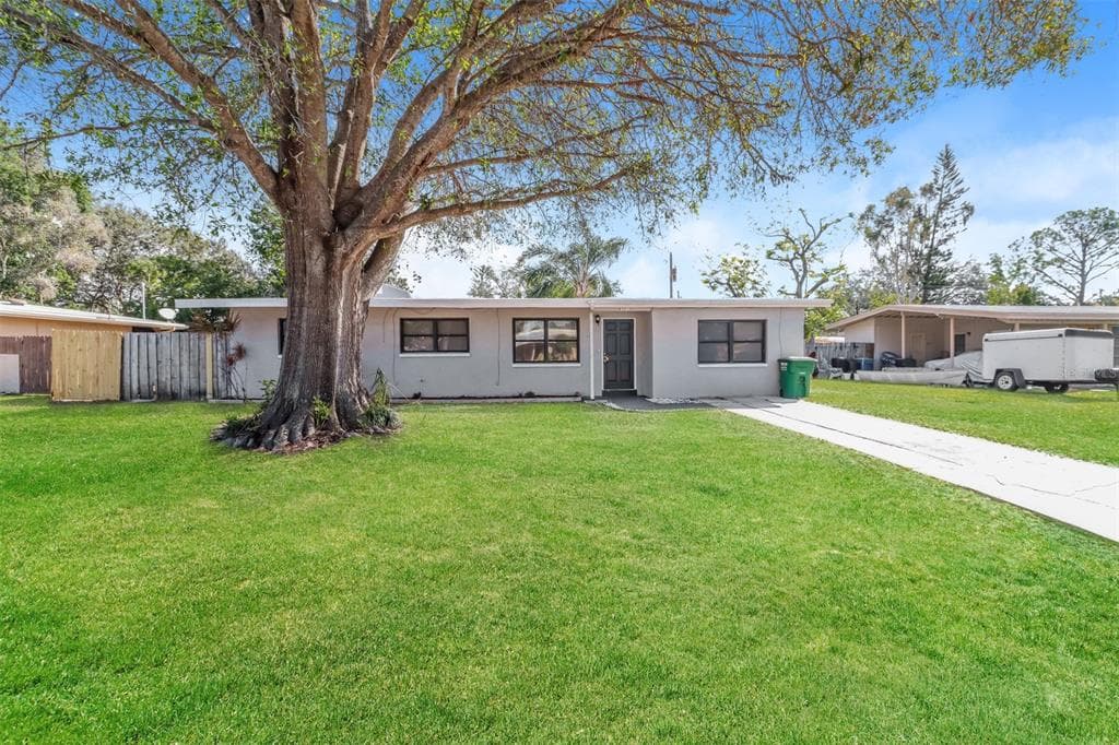 8721 ROBIN ROAD SEMINOLE, FL 33777