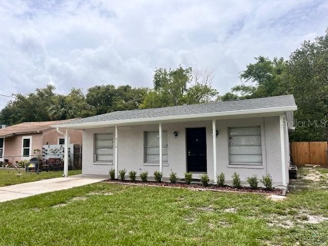 8518 N LYNN AVENUE TAMPA, FL 33604