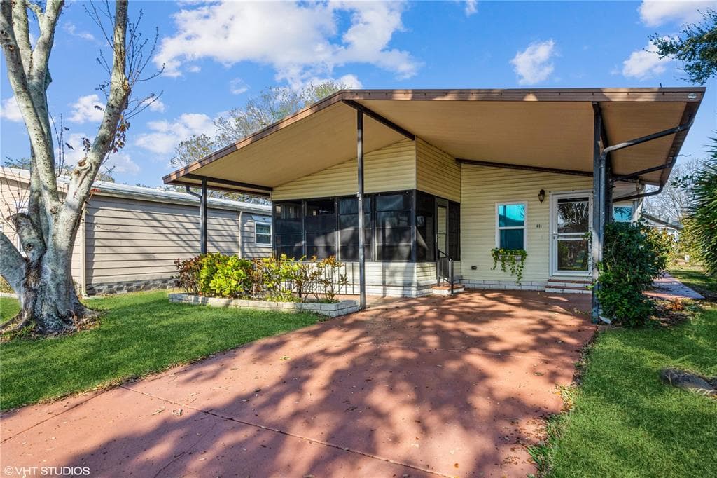 411 DOLPHIN DRIVE S OLDSMAR, FL 34677