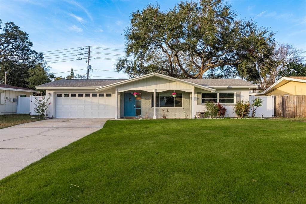 932 LEXINGTON DRIVE DUNEDIN, FL 34698