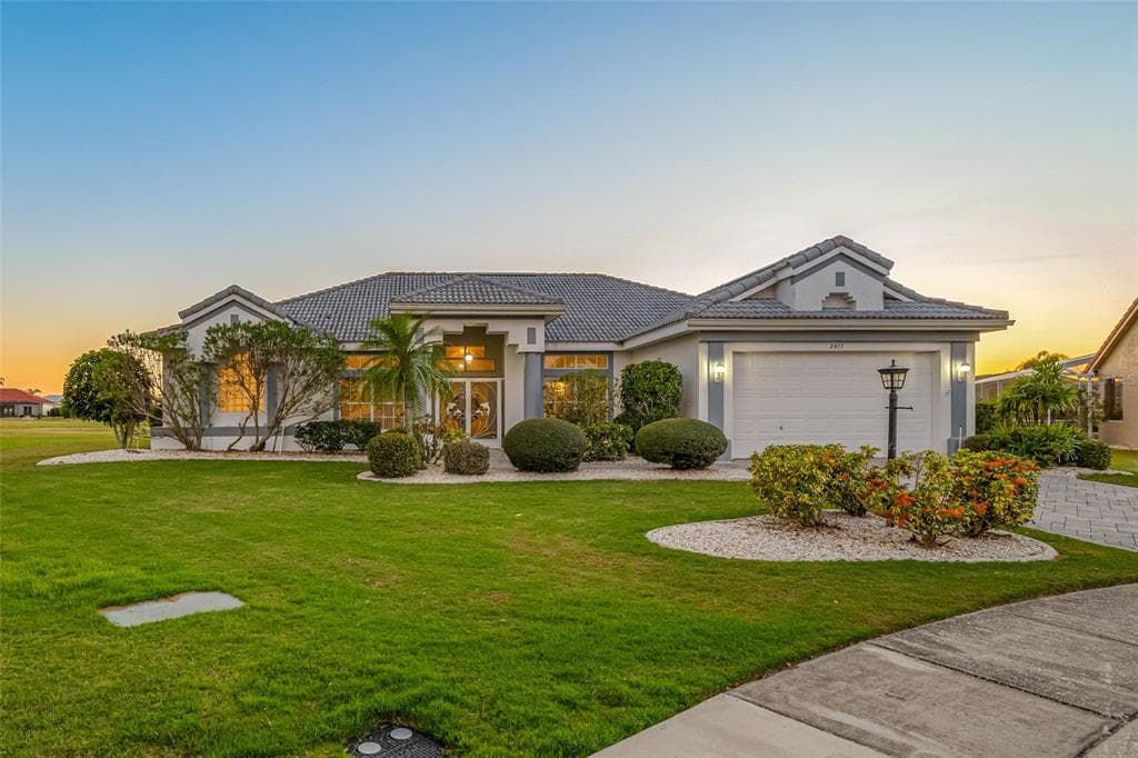 2011 CAPTIVA COURT SUN CITY CENTER, FL 33573