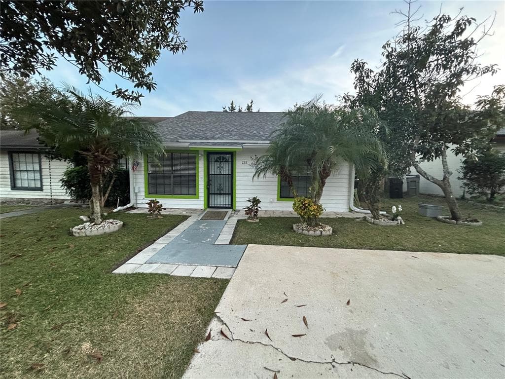238 LOVELL LANE APOPKA, FL 32703