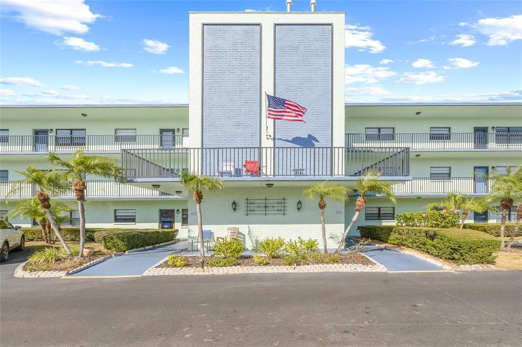 5973 TERRACE PARK DRIVE N UNIT 103 ST PETERSBURG, FL 33709