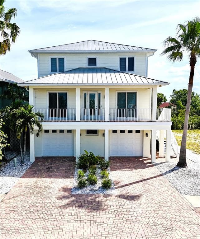 1421 APOLLO BEACH BOULEVARD APOLLO BEACH, FL 33572