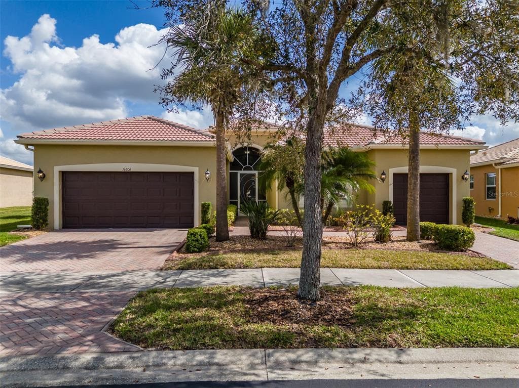 16206 DIAMOND BAY DRIVE WIMAUMA, FL 33598