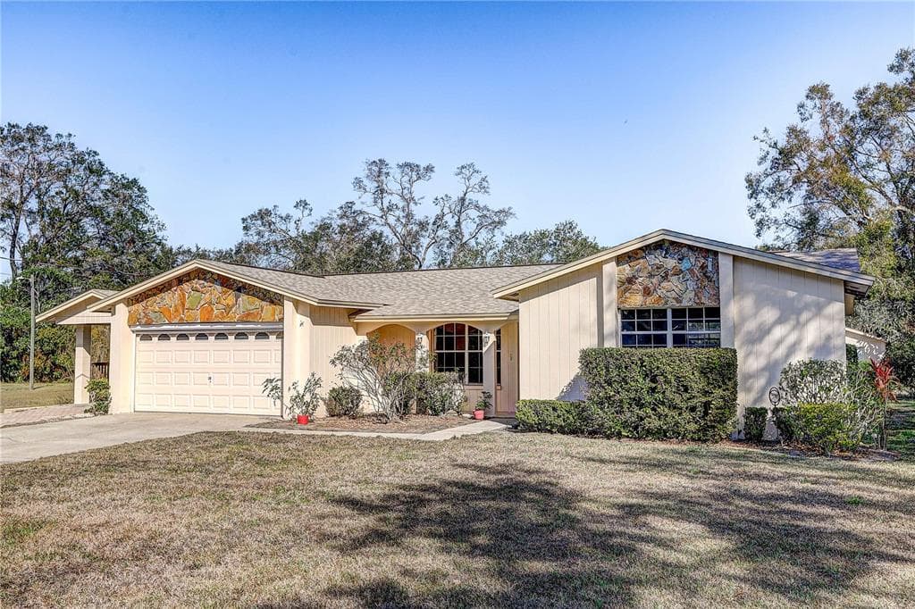 709 LANEWOOD DRIVE SEFFNER, FL 33584