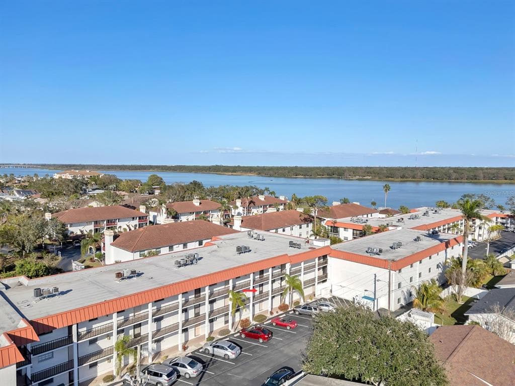 10540 77TH TERRACE UNIT 209 SEMINOLE, FL 33772