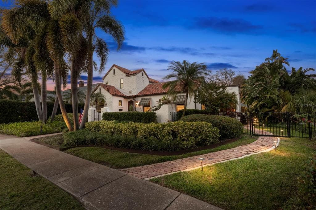 719 21ST AVENUE N ST PETERSBURG, FL 33704