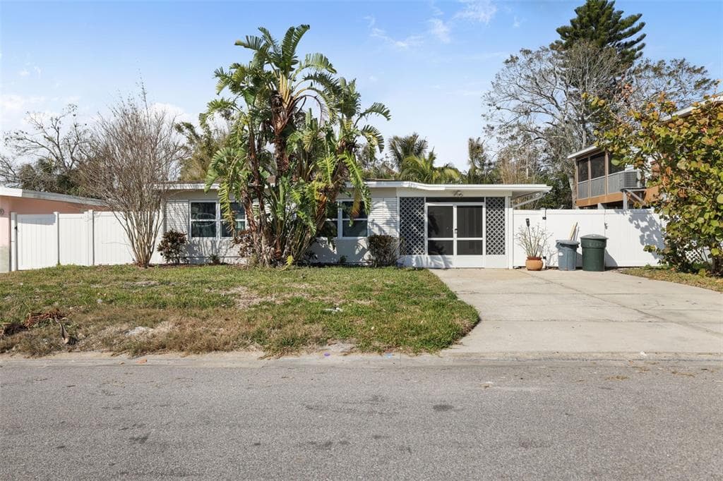 2460 BAYWOOD DRIVE E DUNEDIN, FL 34698