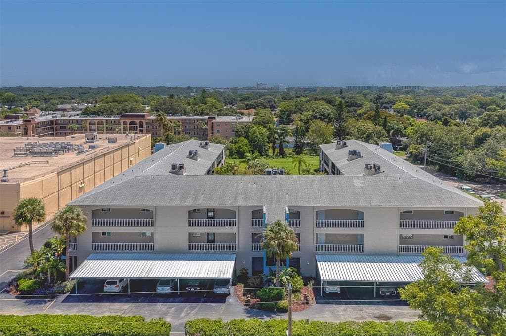 215 VALENCIA BOULEVARD UNIT 207 BELLEAIR BLUFFS, FL 33770