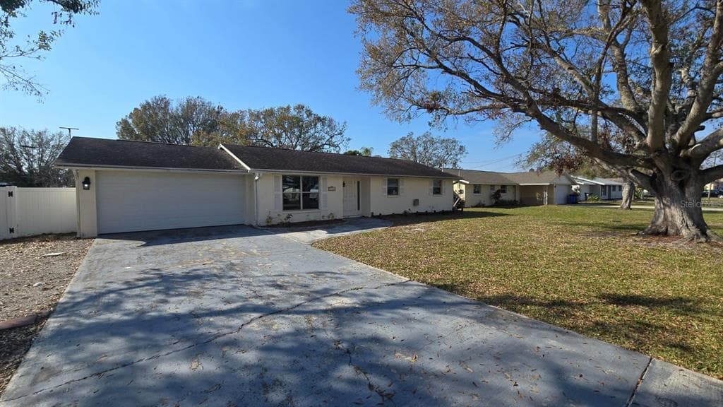 6208 FAIRWAY BOULEVARD APOLLO BEACH, FL 33572