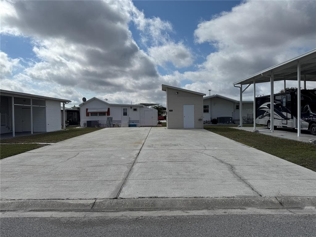 4851 BAKER AVENUE lot 190 ZEPHYRHILLS, FL 33541