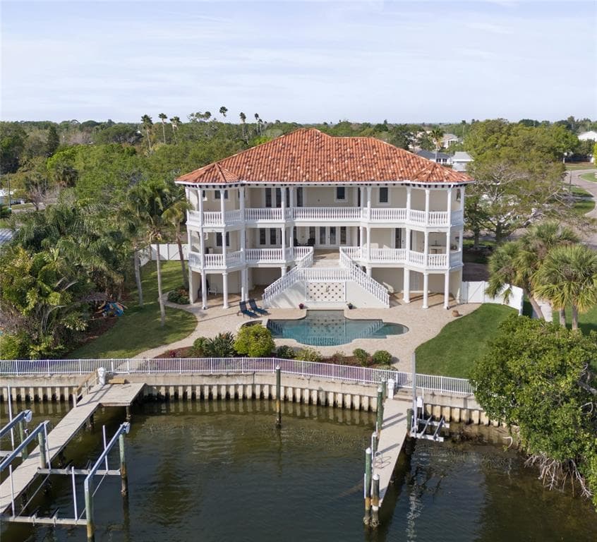 1855 BAYOU GRANDE BOULEVARD NE ST PETERSBURG, FL 33703