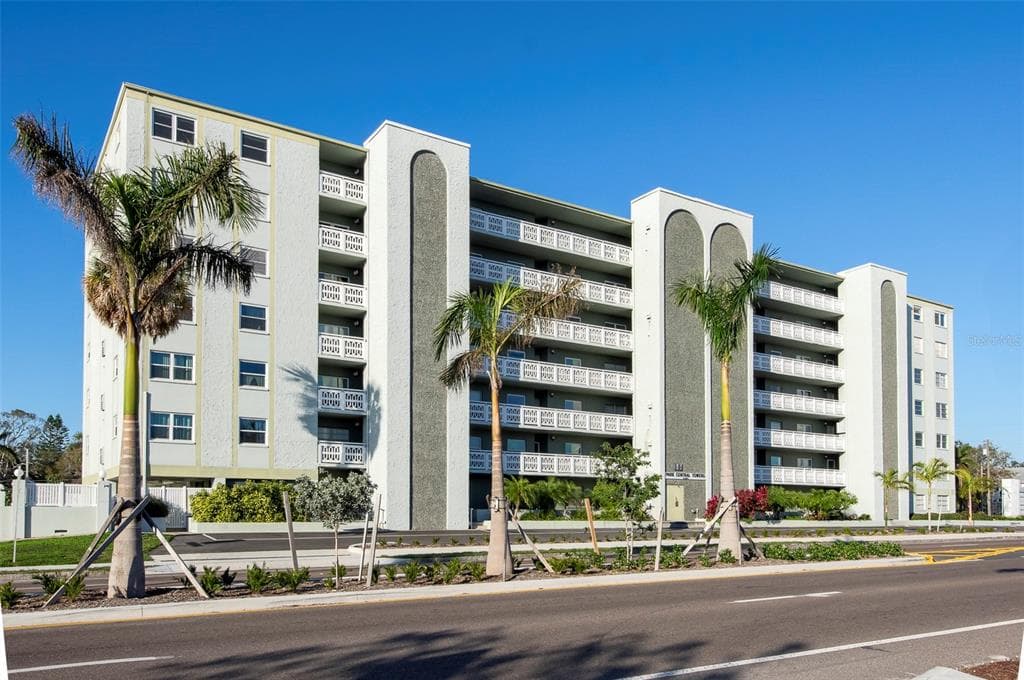 7321 CENTRAL AVENUE UNIT 402 ST PETERSBURG, FL 33710