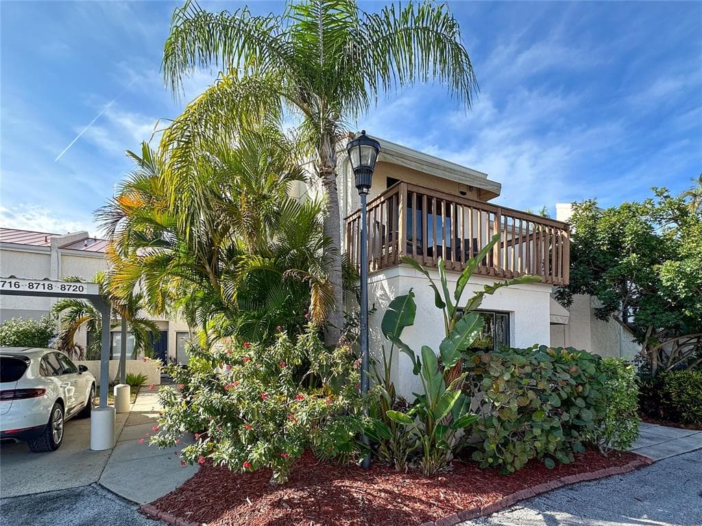 8720 COVE COURT TAMPA, FL 33615