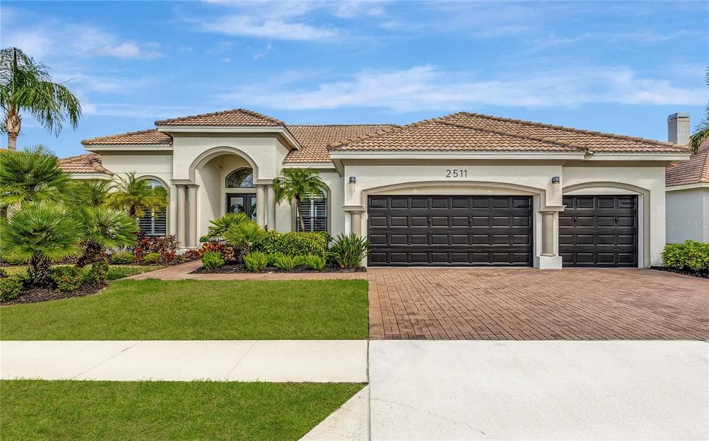 2511 CUMBERLAND CLIFF DRIVE RUSKIN, FL 33570
