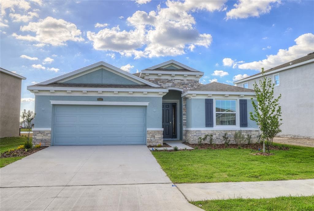 8985 FORGE BREEZE LOOP WESLEY CHAPEL, FL 33545