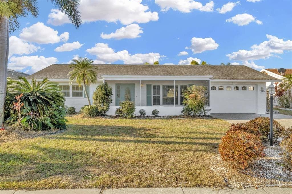 1740 COCO PALM CIRCLE SUN CITY CENTER, FL 33573