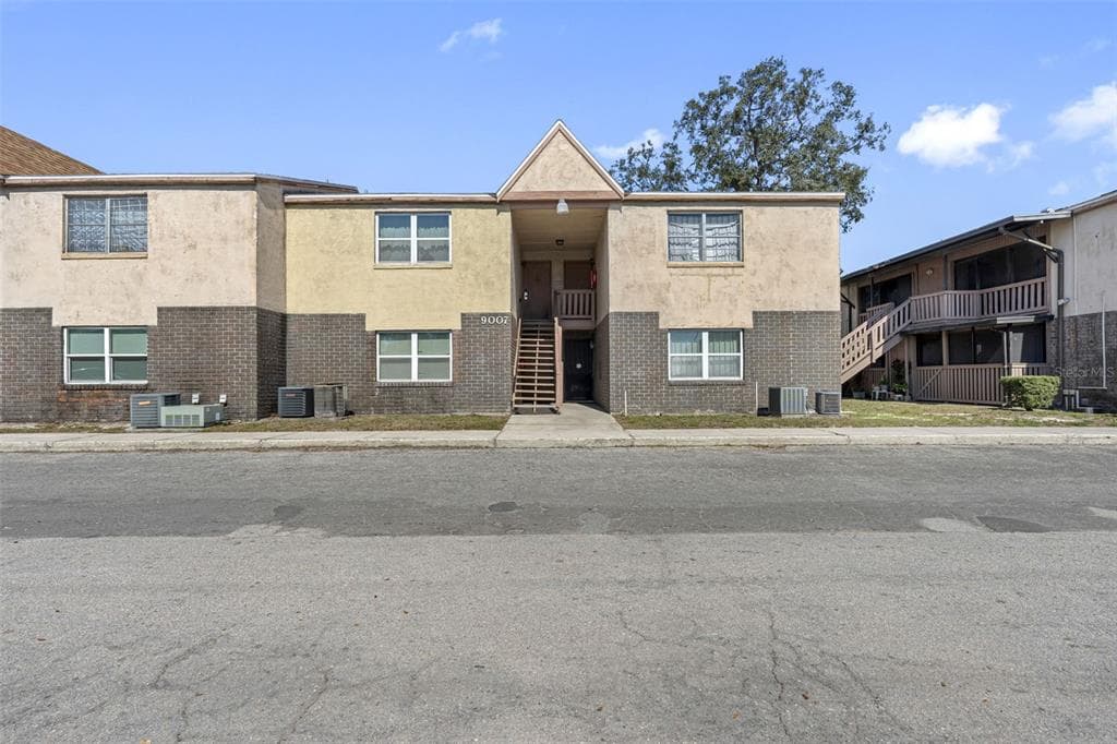 9007 WESTCHESTER CIRCLE UNIT 14 TAMPA, FL 33604