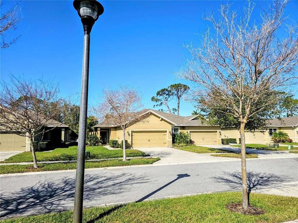 8078 PINE CREST STREET SEMINOLE, FL 33777