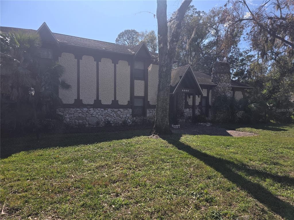 2204 W SUGAR CREEK DRIVE LAKELAND, FL 33811