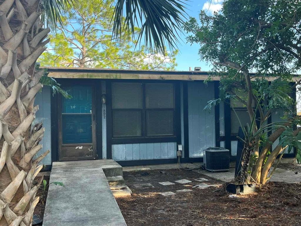 1894 LAKE MARIAM DRIVE WINTER HAVEN, FL 33884