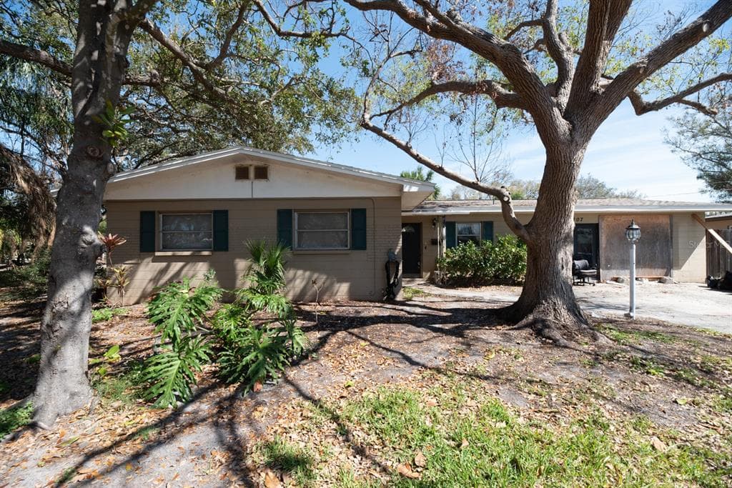 4707 W ALLINE AVENUE TAMPA, FL 33611