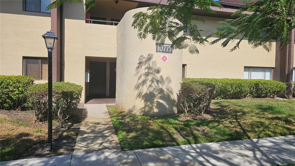 10775 VILLAGE CLUB CIRCLE N UNIT 103 ST PETERSBURG, FL 33716