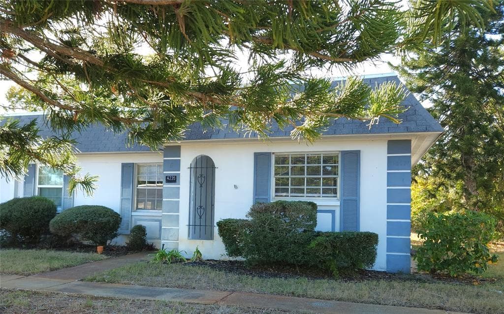 4235 REDCLIFF PLACE UNIT 4235 NEW PORT RICHEY, FL 34652