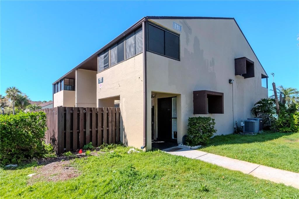 781 VILLAGE LAKE TERRACE N UNIT 102A ST PETERSBURG, FL 33716
