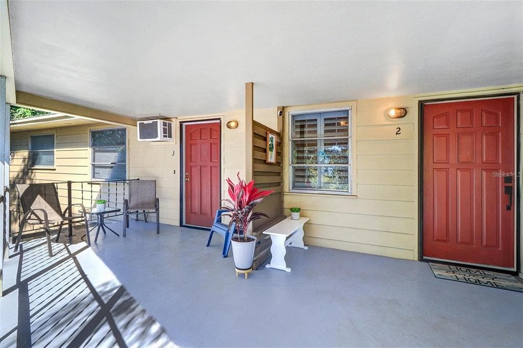308 S LINCOLN AVENUE UNIT 3 CLEARWATER, FL 33756