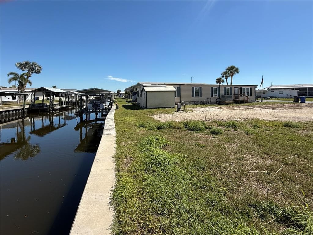 130 W SAINT LUCIA LOOP APOLLO BEACH, FL 33572
