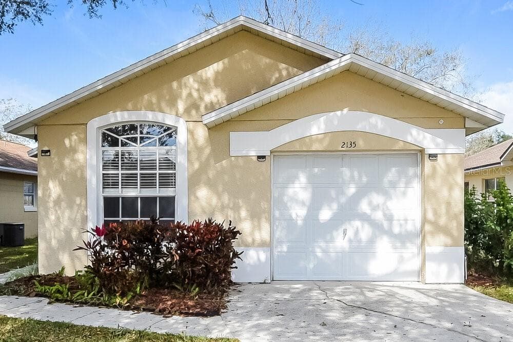 2135 EOLA COURT OVIEDO, FL 32765
