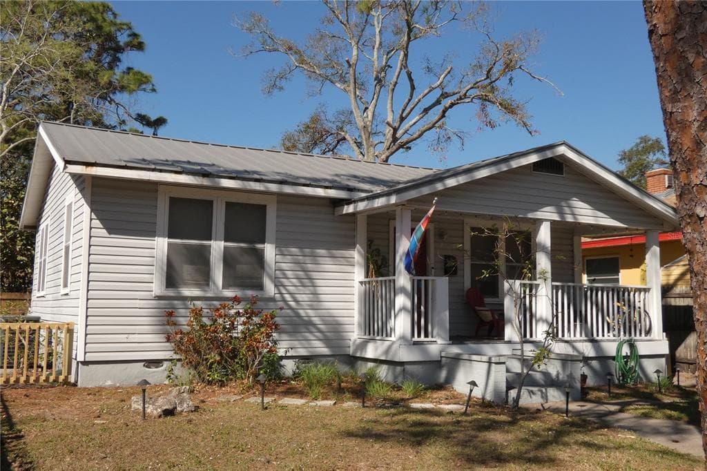 1736 14TH STREET N ST PETERSBURG, FL 33704