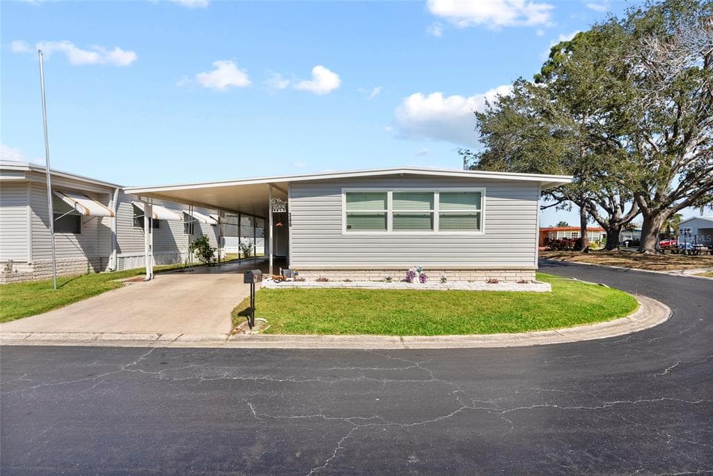10429 PEACEFUL DRIVE LARGO, FL 33773