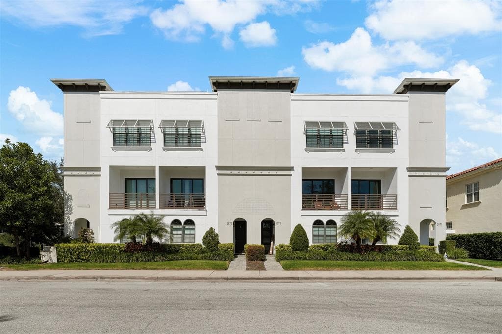 2571 W PLATT STREET TAMPA, FL 33609