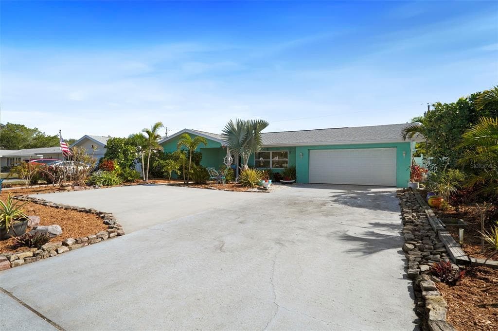 9911 ANTILLES DRIVE SEMINOLE, FL 33776