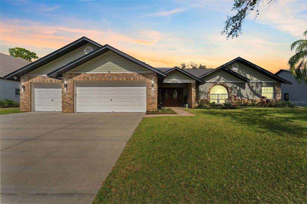 2406 NATURES COURT VALRICO, FL 33596