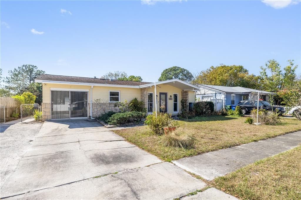 4408 W LACKLAND PLACE TAMPA, FL 33616