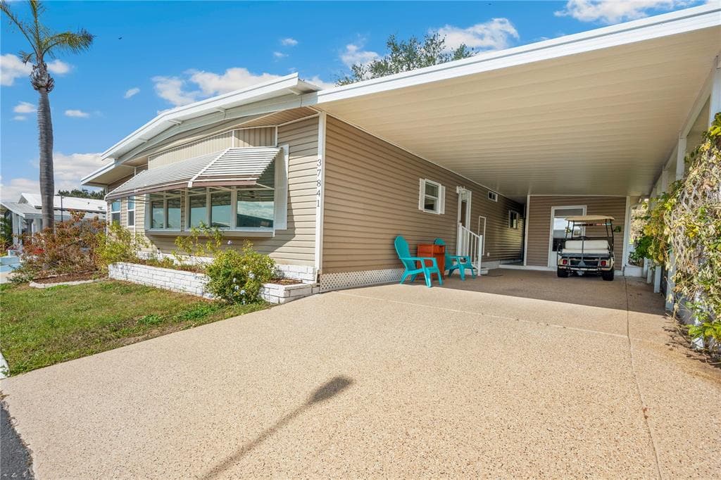37841 MISSION HILLS AVENUE ZEPHYRHILLS, FL 33541
