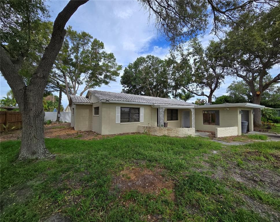 53 DOLPHIN DRIVE UNIT A TREASURE ISLAND, FL 33706