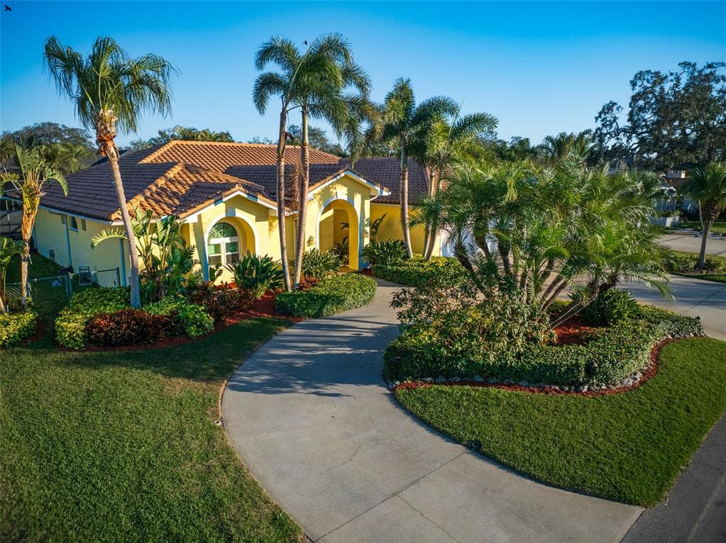 109 LIVE OAK LANE LARGO, FL 33770