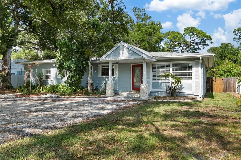 1101 N BETTY LANE CLEARWATER, FL 33755