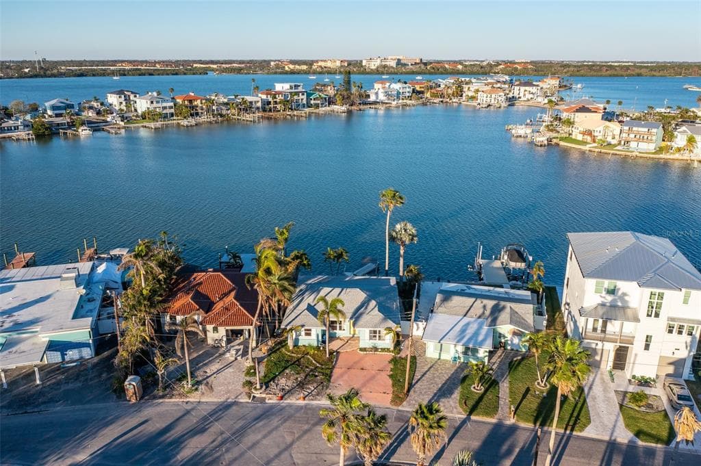 14105 E PARSLEY DRIVE MADEIRA BEACH, FL 33708