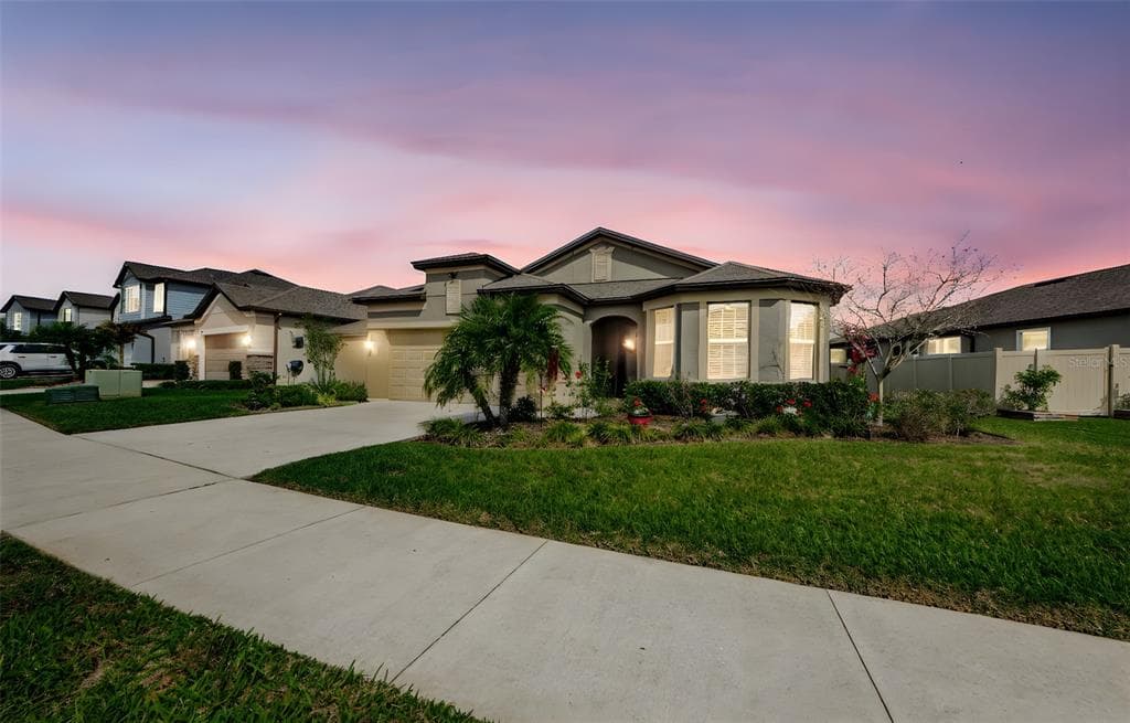 7580 POOL COMPASS LOOP WESLEY CHAPEL, FL 33545