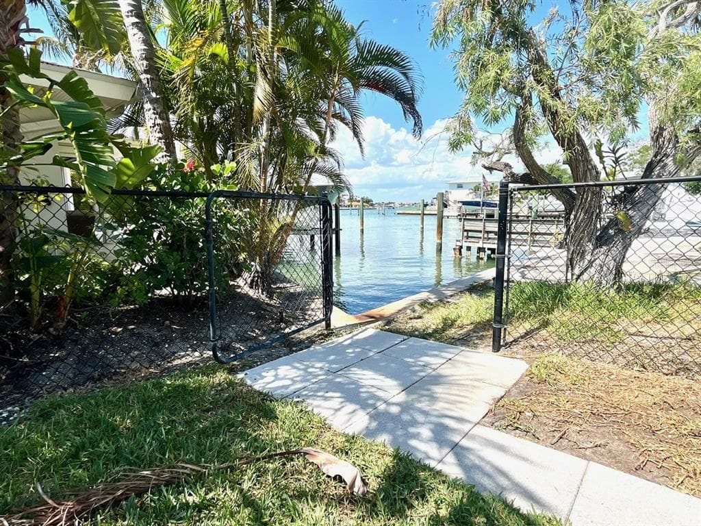 619 59TH AVENUE ST PETE BEACH, FL 33706