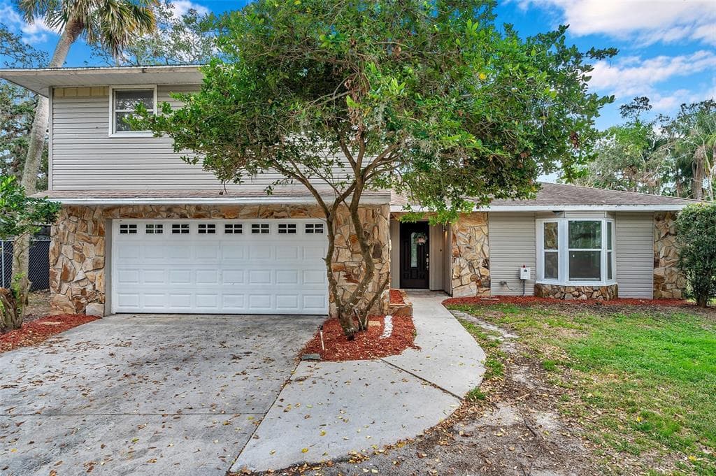 2151 E LEEWYNN DRIVE SARASOTA, FL 34240