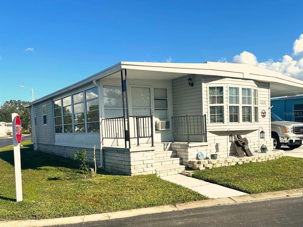 9790 66TH STREET N UNIT 235 PINELLAS PARK, FL 33782