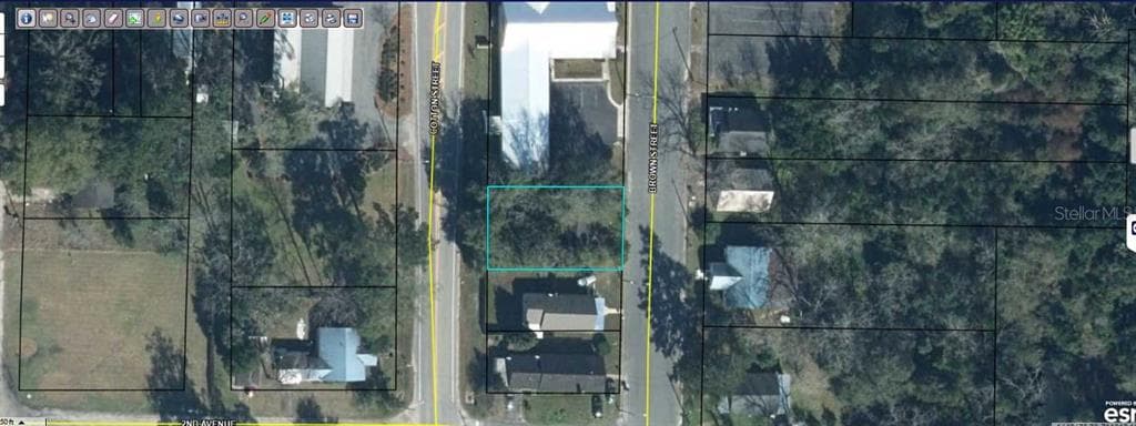 5279 BROWN STREET GRACEVILLE, FL 32440